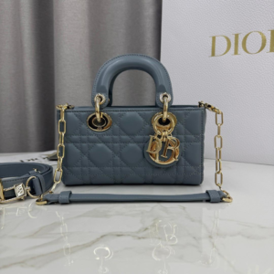 dior شنطة