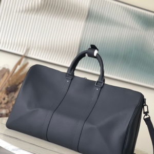louis vuitton شنطة