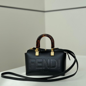 fendi شنطة