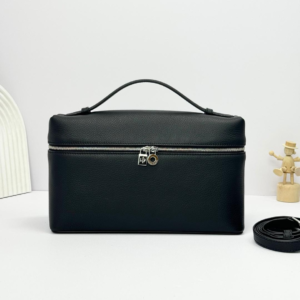 loro piana شنطة