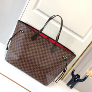 louis vuitton شنطة