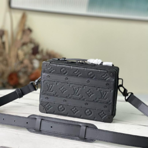 louis vuitton شنطة