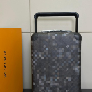 louis vuitton شنطة سفر
