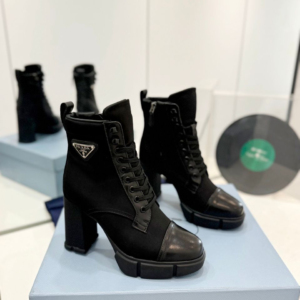 prada حذاء