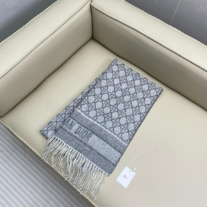 dior سكارف