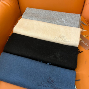 loro piana اسكارف