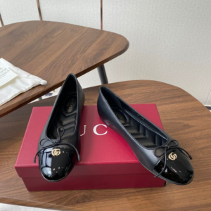 dior حذاء