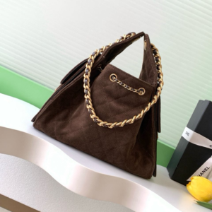 chanel شنطة