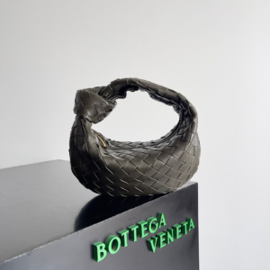 bottega veneta شنطة