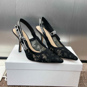 dior حذاء