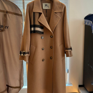 burberry جاكيت