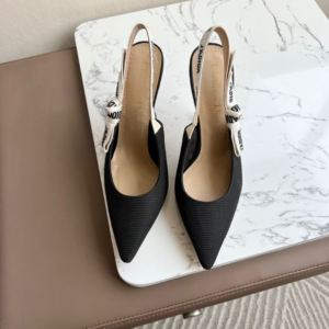 dior حذاء