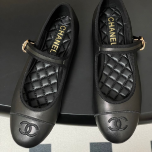chanel حذاء