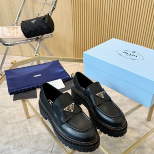 prada حذاء