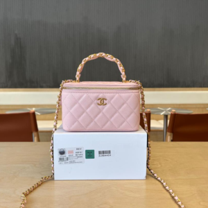 chanel شنطة