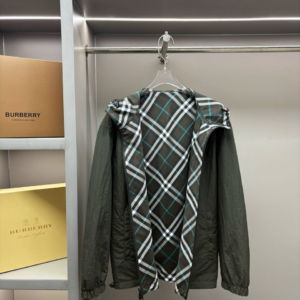 burberry جاكيت