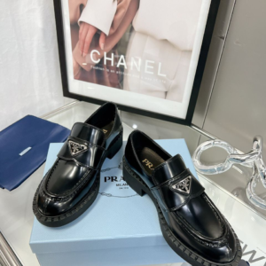 chanel حذاء