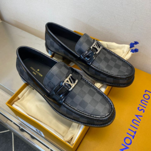 louis vuitton حذاء