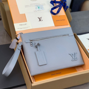 louis vuitton شنطة