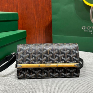 goyard شنطة