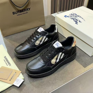 burberry حذاء