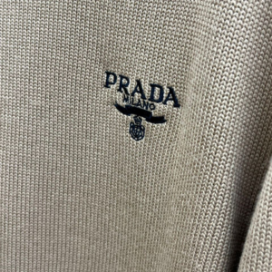 prada تيشيرت