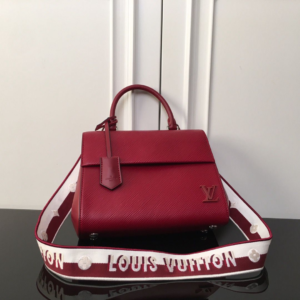 louis vuitton شنطة