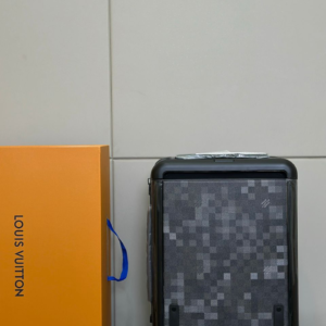 louis vuitton شنطة سفر