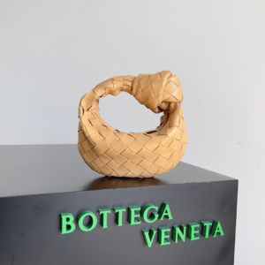 bottega venta شنطة