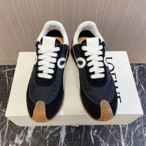 loewe حذاء