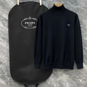 prada تيشيرت