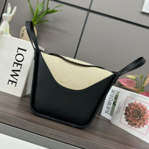 loewe شنطة