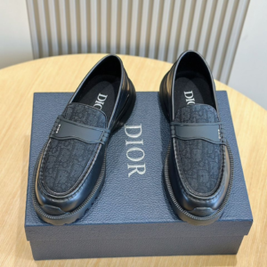 dior حذاء