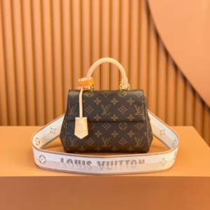 louis vuitton شنطة