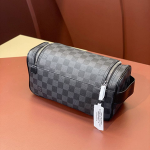 louis vuitton شنطة
