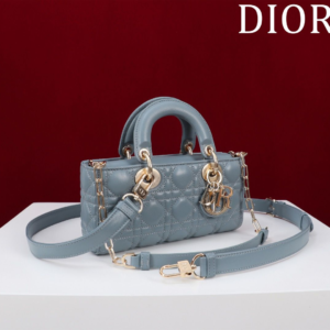 dior شنطة