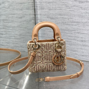 dior شنطة