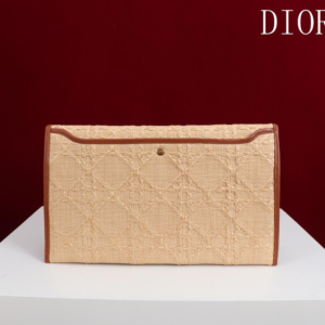 dior شنطة