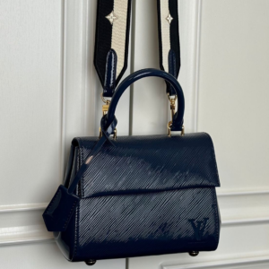 louis vuitton شنطة