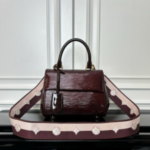 louis vuitton شنطة