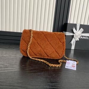 chanel شنطة