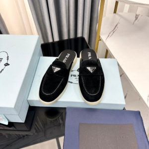 prada حذاء