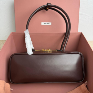 miu miu شنطة
