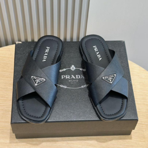 prada حذاء