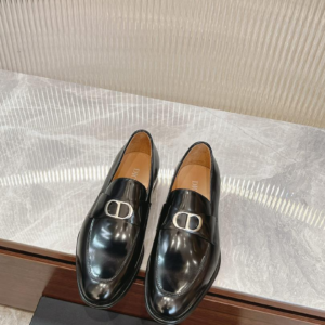 dior حذاء