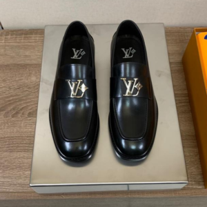 louis vuitton حذاء