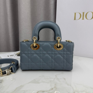 dior شنطة