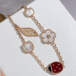 van cleef & arpels سلسلة