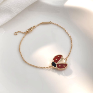 van cleef & arpels سلسلة