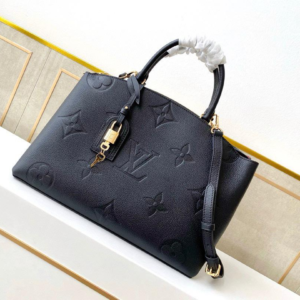 louis vuitton شنطة